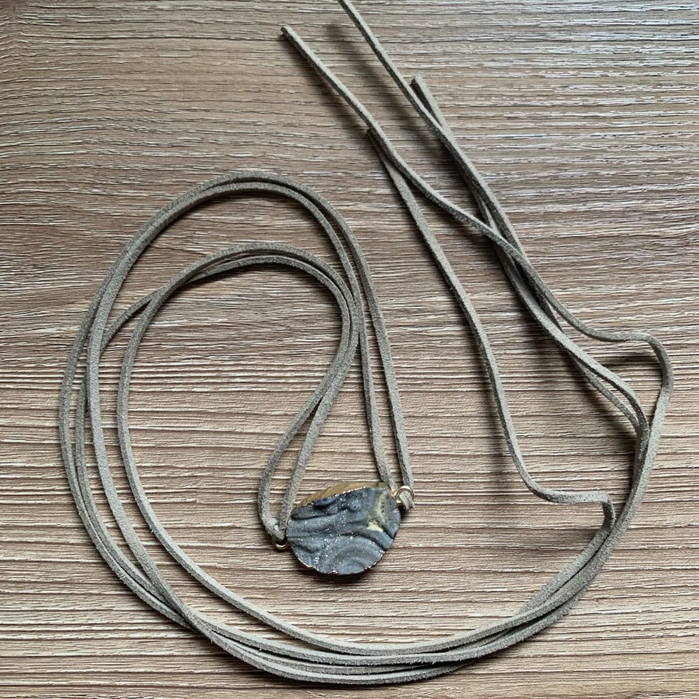 Geode Slice & Suede String Necklace